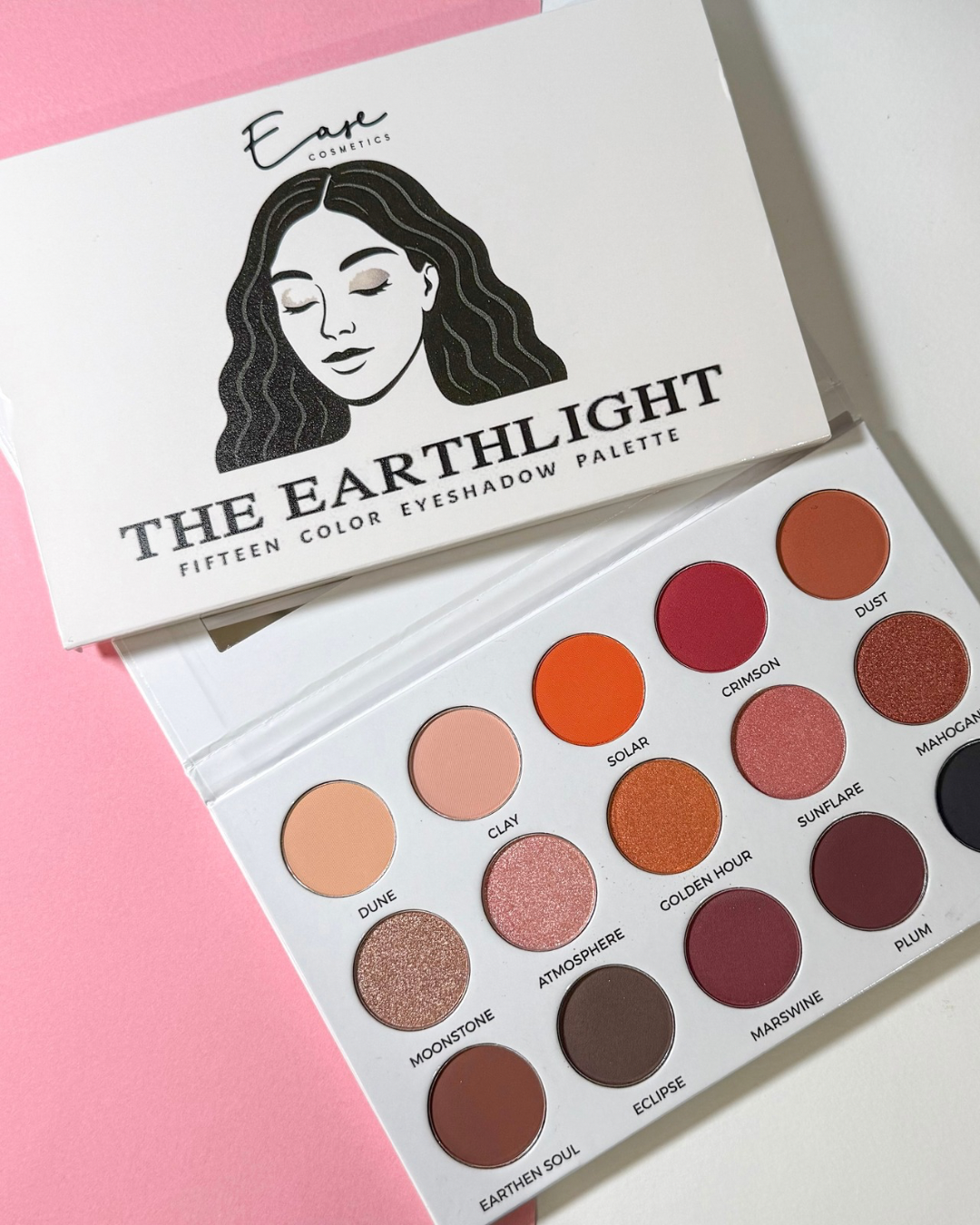 Earthlight eyeshadow palette with 15 warm earthy shades