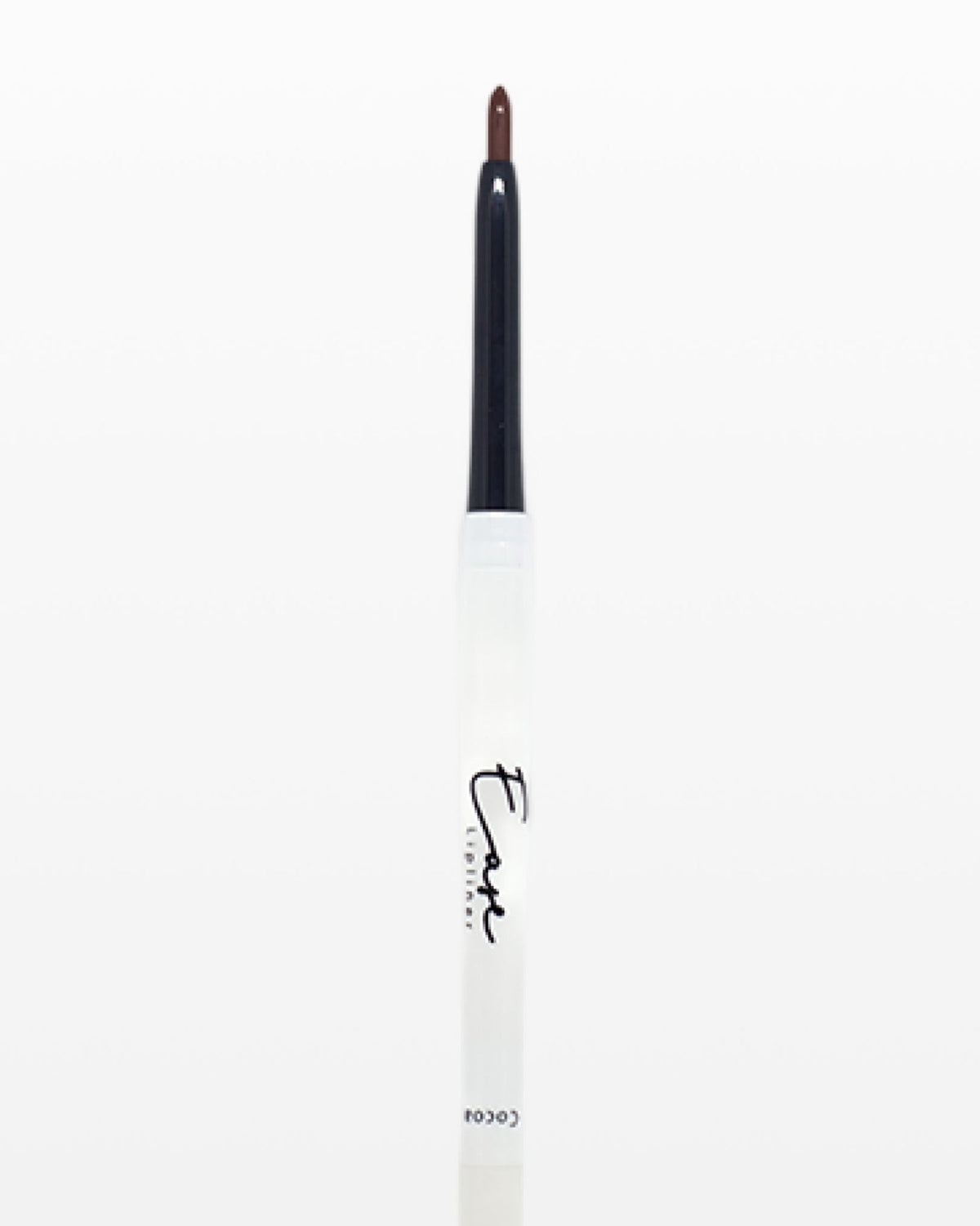 Retractable lip liner UK for sharp, precise lips